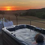 Maison Isolee Avec Piscine Privee Et Spa, Charente - Fr-1-653-4