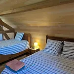 Maison Isolee Avec Piscine Privee Et Spa, Charente - Fr-1-653-4 * Montignac-le-Coq