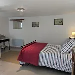 Maison Isolee Avec Piscine Privee Et Spa, Charente - Fr-1-653-4 * Montignac-le-Coq