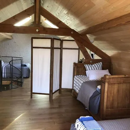 Casa de Férias Maison Isolee Avec Piscine Privee Et Spa, Charente - Fr-1-653-4 Montignac-le-Coq