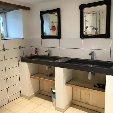 Maison Isolee Avec Piscine Privee Et Spa, Charente - Fr-1-653-4 *