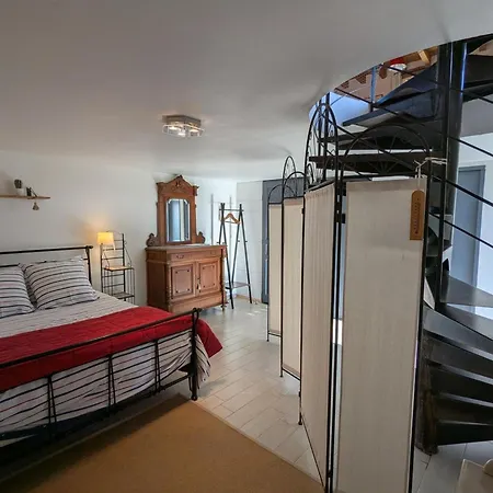 Maison Isolee Avec Piscine Privee Et Spa, Charente - Fr-1-653-4 * Montignac-le-Coq