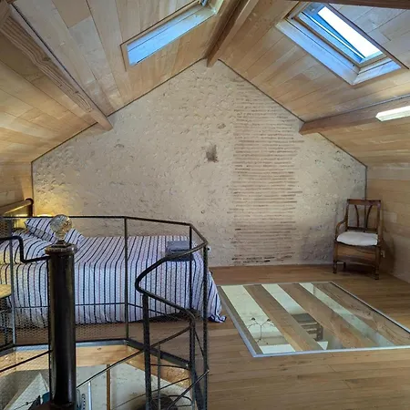 Maison Isolee Avec Piscine Privee Et Spa, Charente - Fr-1-653-4 * Montignac-le-Coq